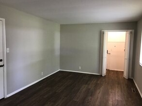 8055 Stafford Ct in Indianapolis, IN - Building Photo - Building Photo