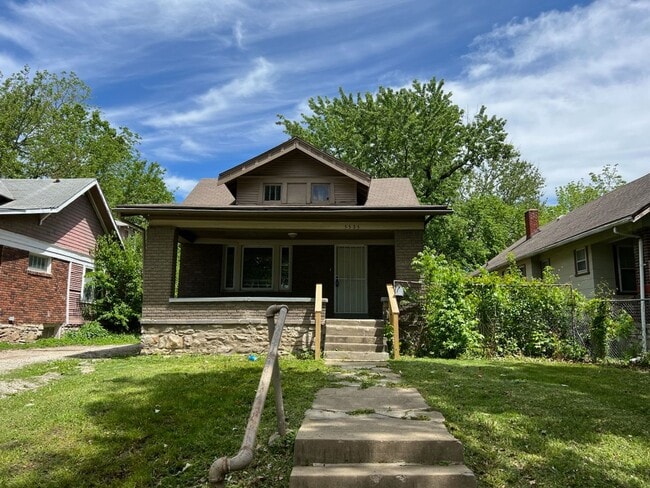 property at 5535 Woodland Ave