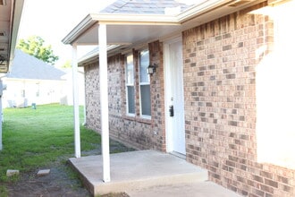 1215 Eastgate Dr in Norman, OK - Building Photo - Building Photo