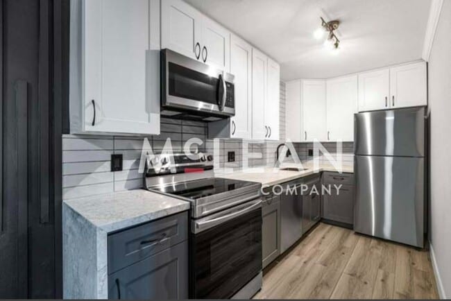 2809 N Los Felices Rd in Palm Springs, CA - Building Photo - Building Photo