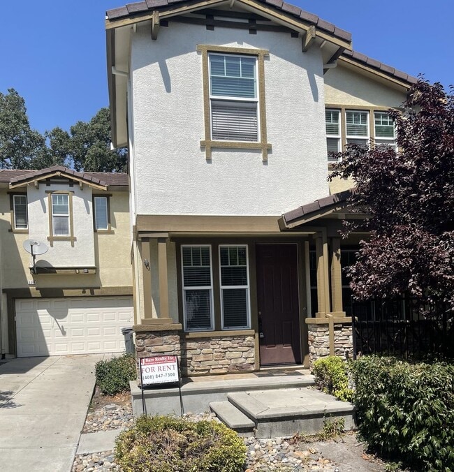 8844 Acorn Way in Gilroy, CA - Building Photo - Building Photo