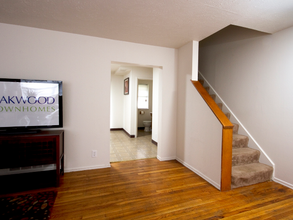 Oakwood Townhomes in Springfield, MO - Building Photo - Building Photo