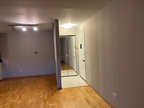 875 Tree Ln in Prospect Heights, IL - Building Photo - Building Photo