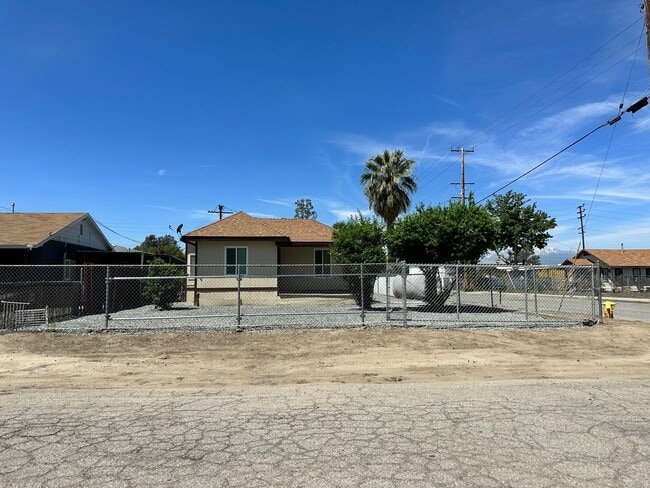 property at 415 Oak St