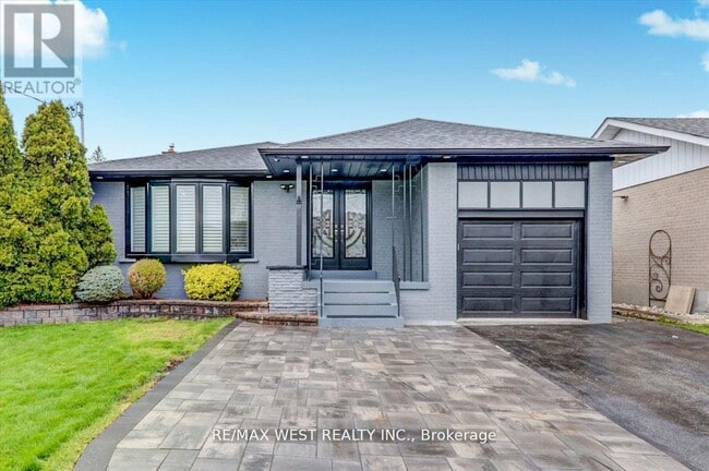 property at 2 Horizon Crescent
