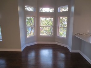 2021 N Campbell Ave in Chicago, IL - Foto de edificio - Interior Photo