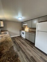 354 Greenwood St in Junction City, OR - Building Photo