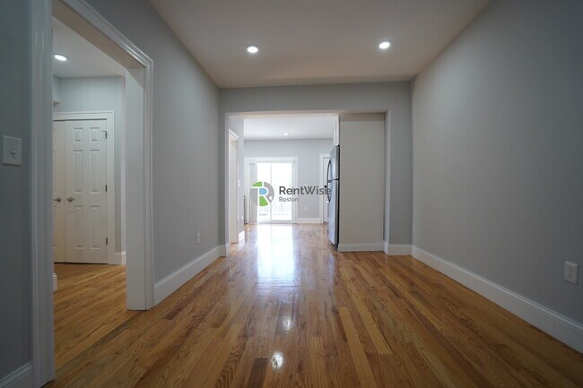 372 Oxford St in Cambridge, MA - Building Photo - Building Photo