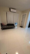 1945 NE 171 St in North Miami Beach, FL - Building Photo - Building Photo