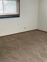 108 Westwood Dr in Marshalltown, IA - Building Photo