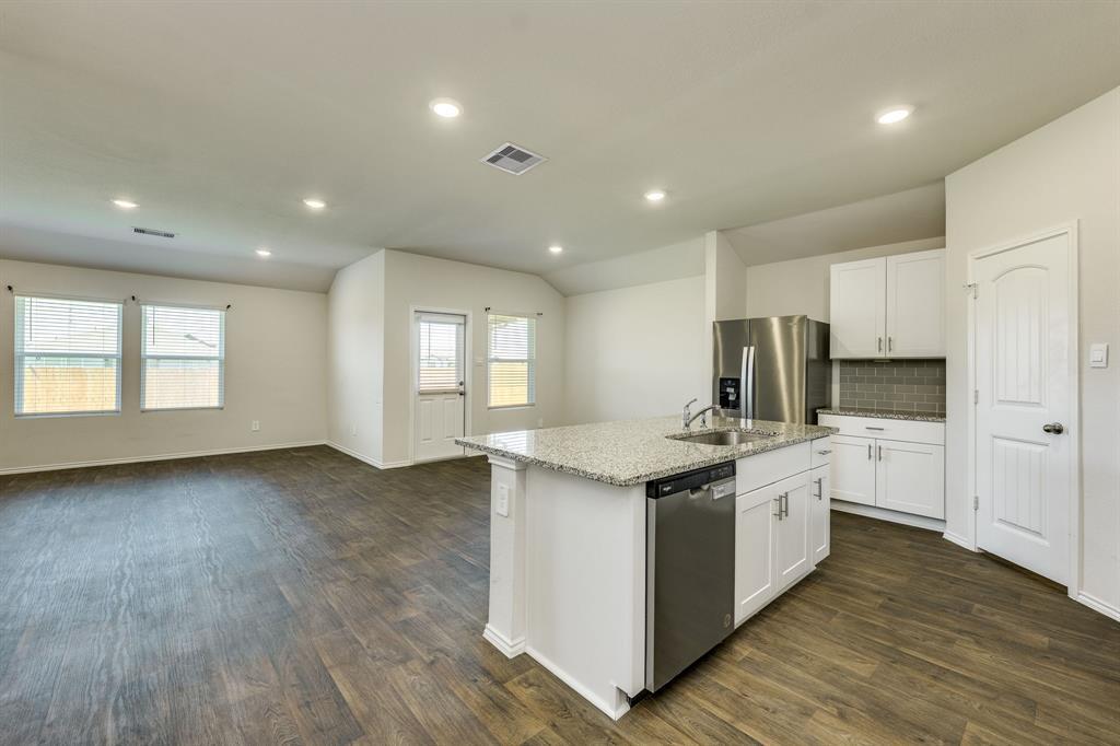 307 N Richland Dr in Lockhart, TX - Building Photo