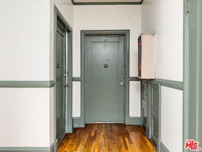 3506 W Pico Blvd in Los Angeles, CA - Foto de edificio - Building Photo