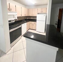 10717 Cleary Blvd, Unit 206 in Plantation, FL - Building Photo