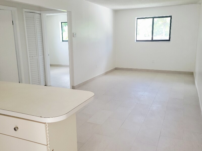 3701 NW 20th Ct in Miami, FL - Building Photo