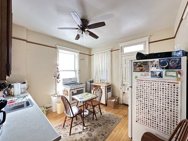 3718 N Magnolia Ave, Unit 3 in Chicago, IL - Foto de edificio - Building Photo