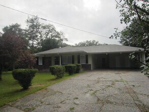 8159 Connally Dr in Douglasville, GA - Building Photo - Building Photo