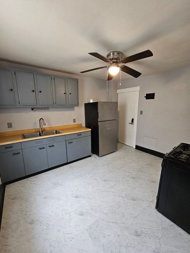 3664 W 48th St in Cleveland, OH - Building Photo - Building Photo