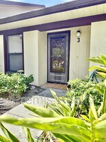 1271 Powderpuff Dr in Dunedin, FL - Building Photo