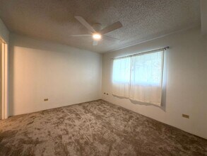 1090 Ala Napunani St in Honolulu, HI - Building Photo - Building Photo