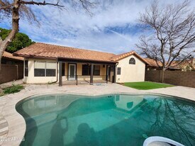 2545 E Granite View Dr in Phoenix, AZ - Building Photo