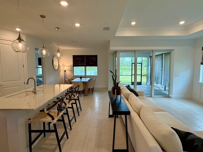 12461 Basalt Ln in Alva, FL - Building Photo - Building Photo