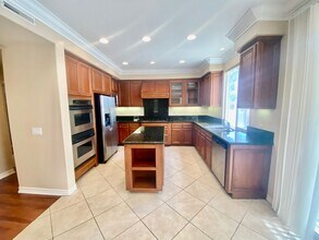 4475 Longshore Way in San Diego, CA - Building Photo - Building Photo