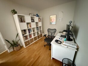 53 Harvard Ave, Unit 2 in Brookline, MA - Building Photo - Building Photo