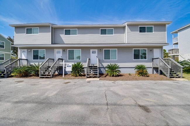 6213 Don Carlos Dr in Pensacola, FL - Building Photo - Building Photo