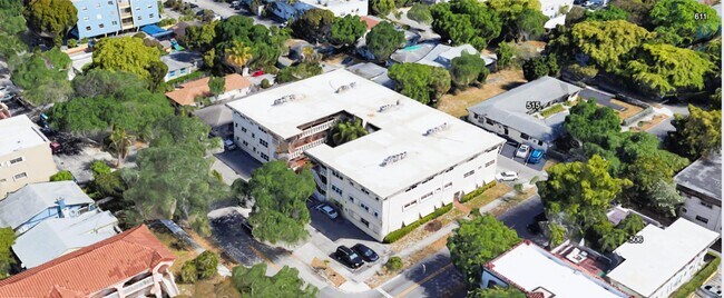 1958 Monroe St in Hollywood, FL - Building Photo - Building Photo