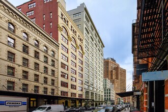 25 N Moore St in New York, NY - Foto de edificio - Building Photo