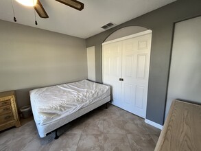 600 Bohannon Blvd, Unit Bedroom 02 in Orlando, FL - Foto de edificio - Building Photo