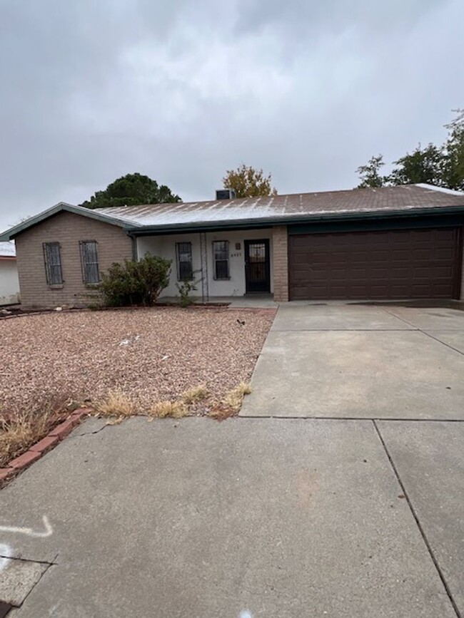 6407 Mendius Ave NE in Albuquerque, NM - Building Photo - Building Photo