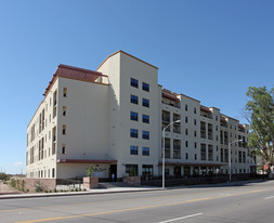 Sentinel Plaza Apartamentos