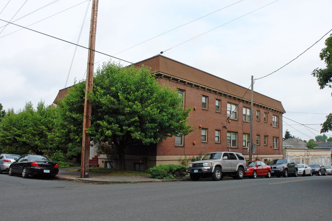 2949 SE Yamhill St in Portland, OR - Foto de edificio - Building Photo