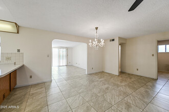 8261 E Fay Ave in Mesa, AZ - Building Photo - Building Photo