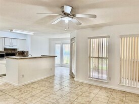 977 Riverside Dr in Coral Springs, FL - Building Photo