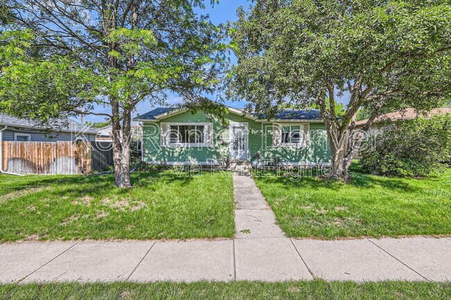 2425 Benton St in Edgewater, CO - Building Photo - Building Photo