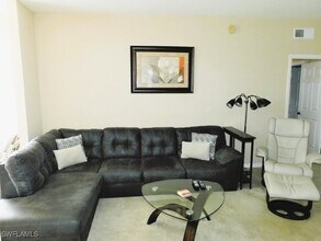 15645 Ocean Walk Circle in Ft. Myers, FL - Foto de edificio - Building Photo