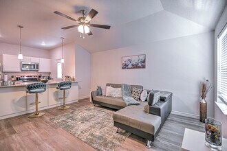 5812 McGregor Loop, Unit 5812 B in Killeen, TX - Foto de edificio - Building Photo