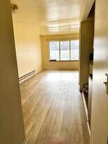 9730 Wyoming Ave in Detroit, MI - Building Photo