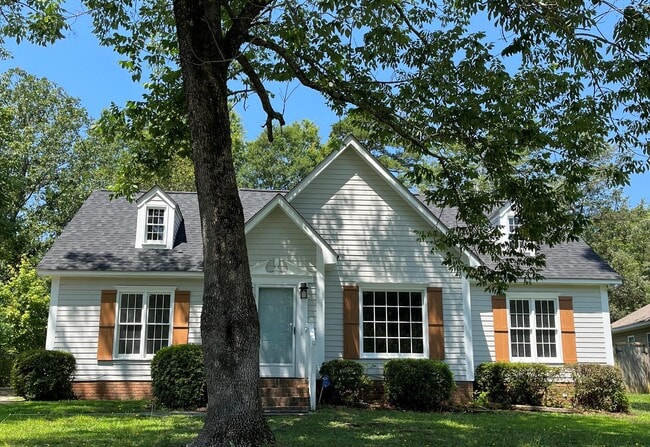 121 Kenton Dr