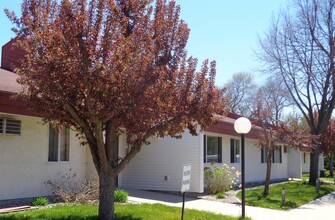 Lake Place II in Willmar, MN - Foto de edificio - Building Photo