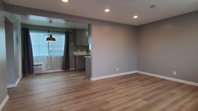 306 N Moore Ave in Monterey Park, CA - Building Photo - Building Photo