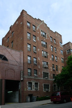 35-54 83rd St in Flushing, NY - Foto de edificio - Building Photo