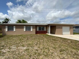 11143 Mustang St in Boca Raton, FL - Building Photo