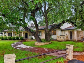 6106 FM Rnch in Holland, TX - Building Photo