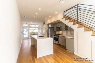 2002 E 7th St in Austin, TX - Foto de edificio - Building Photo