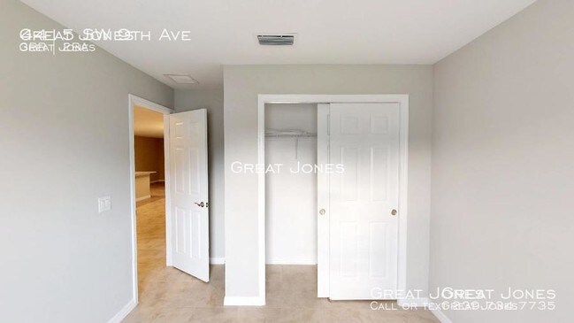 404 SW 3rd Ct in Cape Coral, FL - Foto de edificio - Building Photo