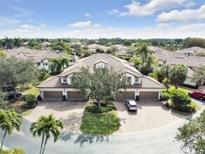 8138 Saratoga Dr in Naples, FL - Building Photo - Building Photo