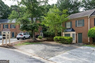 9070 Cobbler Ct in Roswell, GA - Building Photo - Building Photo